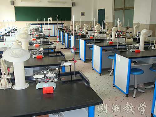 中學(xué)理化生實(shí)驗(yàn)室5